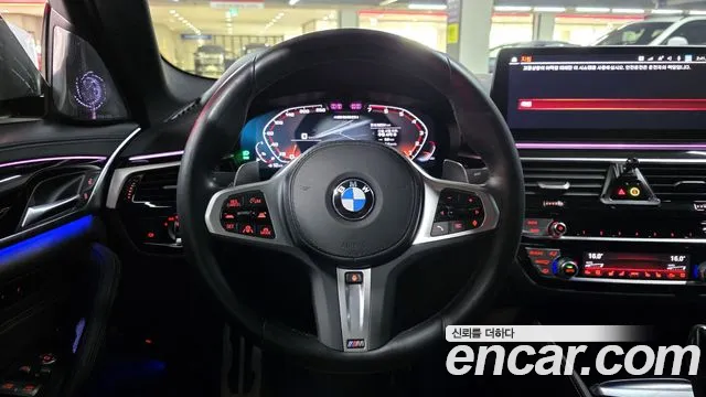 BMW 5-Series 2023 thumb 10