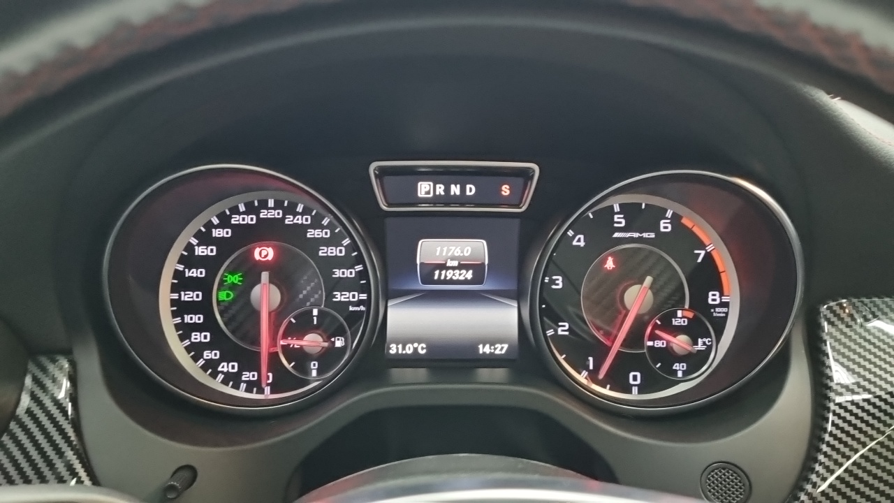 Mercedes-Benz GLA 2015 thumb 8
