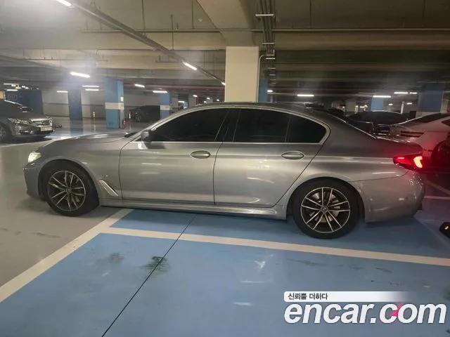 BMW 5-Series 2023 thumb 3