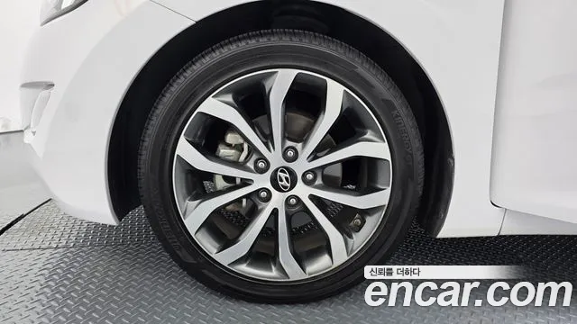Hyundai Avante 2013 thumb 4