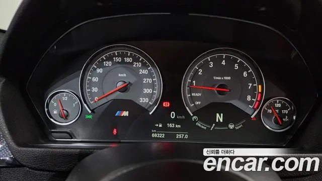 BMW M4 2018 thumb 8