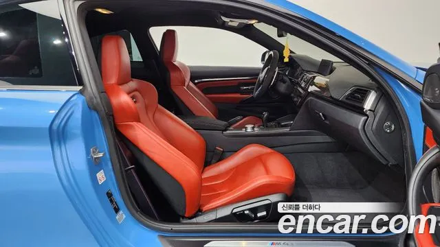 BMW M4 2018 thumb 11