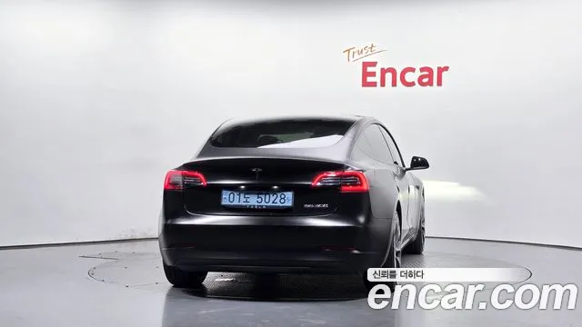 Tesla Model 3 2021 thumb 3