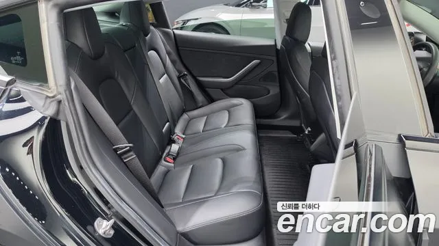 Tesla Model 3 2021 thumb 11