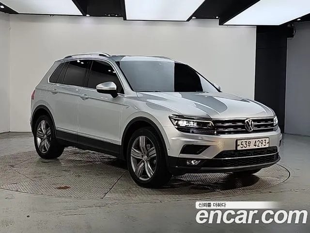 Volkswagen Tiguan 2018 thumb 2
