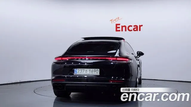 Porsche Panamera 2021 thumb 4