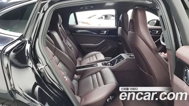 Porsche Panamera 2021 thumb 11