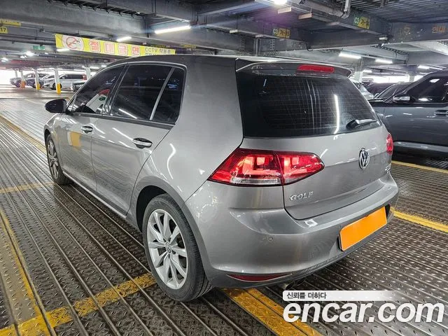 Volkswagen Golf Sportsvan 2016 thumb 5