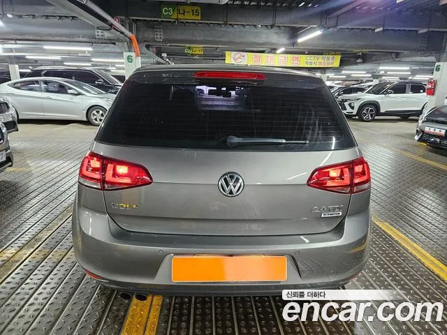 Volkswagen Golf Sportsvan 2016 thumb 6
