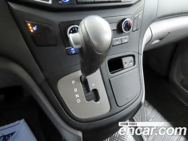 Hyundai Starex 2017 thumb 9
