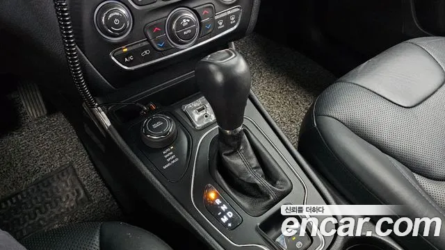 Jeep Cherokee 2019 thumb 9