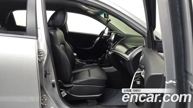 KG_Mobility_Ssangyong KORANDO 2014 thumb 11