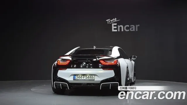 BMW i8 2016 thumb 4
