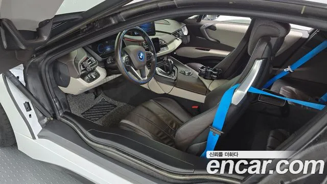 BMW i8 2016 thumb 10