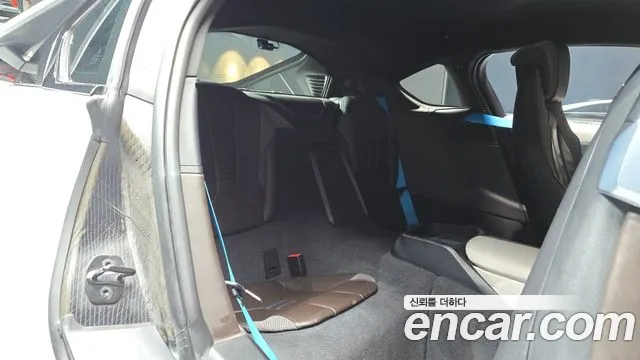 BMW i8 2016 thumb 11