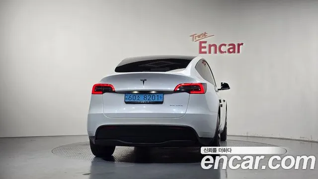 Tesla Model Y 2022 thumb 3