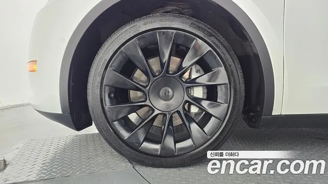 Tesla Model Y 2022 thumb 4