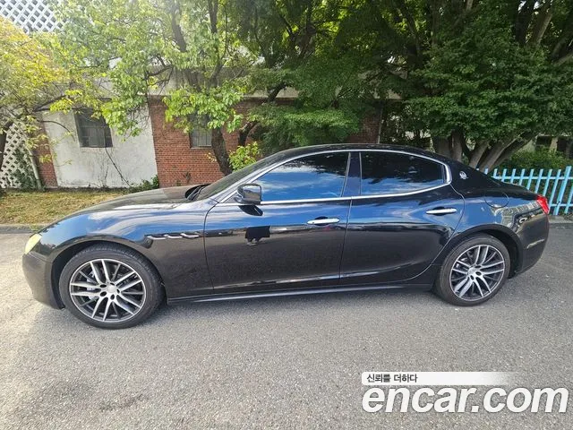 Maserati Ghibli 2016 thumb 4