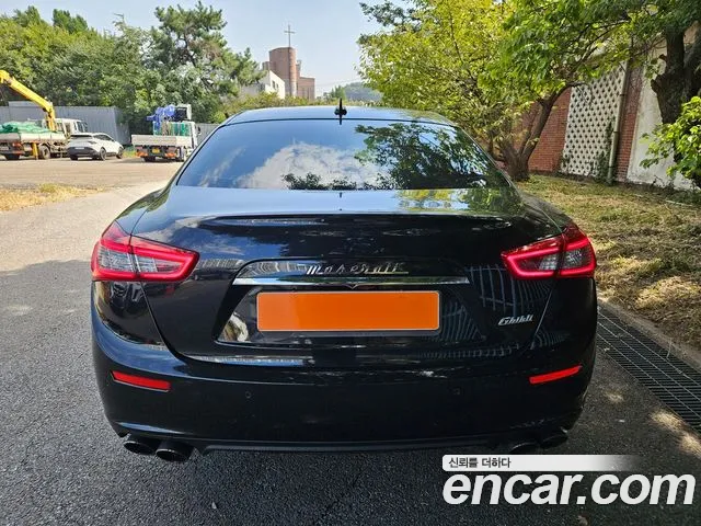Maserati Ghibli 2016 thumb 6
