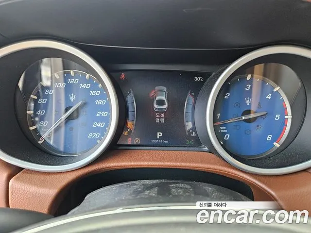 Maserati Ghibli 2016 thumb 8
