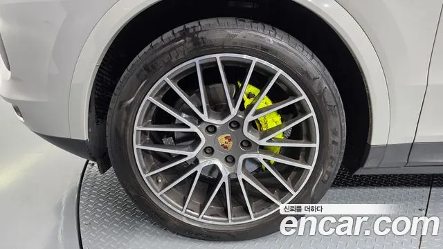 Porsche Cayenne 2020 thumb 5