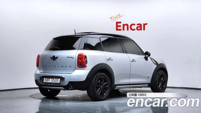 MINI Countryman 2015 thumb 2