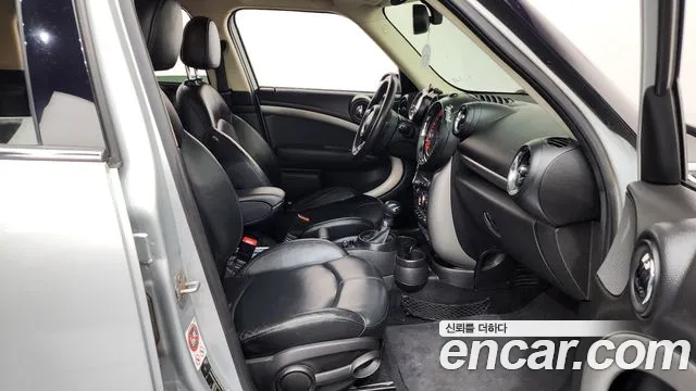 MINI Countryman 2015 thumb 11