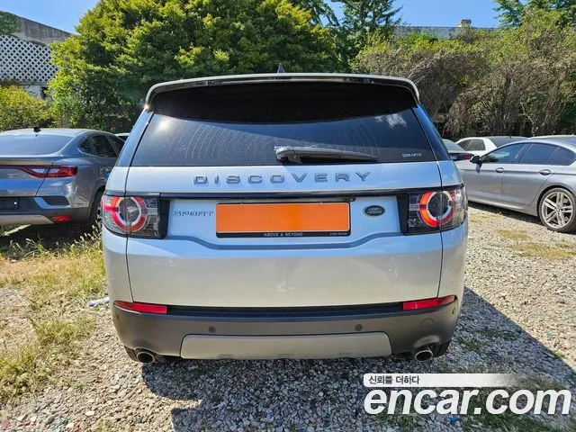 Land Rover Discovery Sport 2017 thumb 6