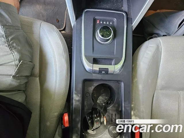 Land Rover Discovery Sport 2017 thumb 9