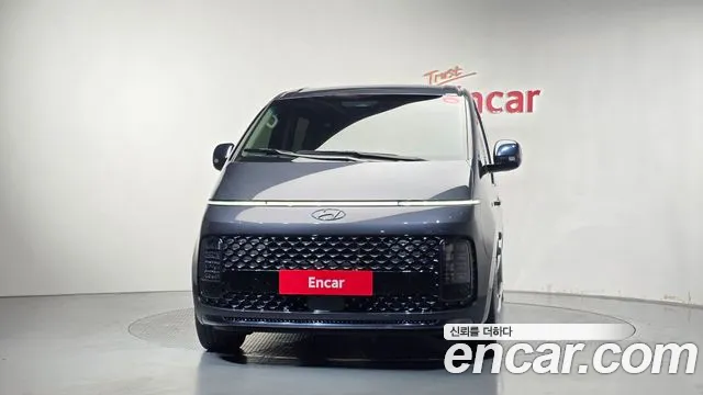 Hyundai Staria 2023 thumb 3
