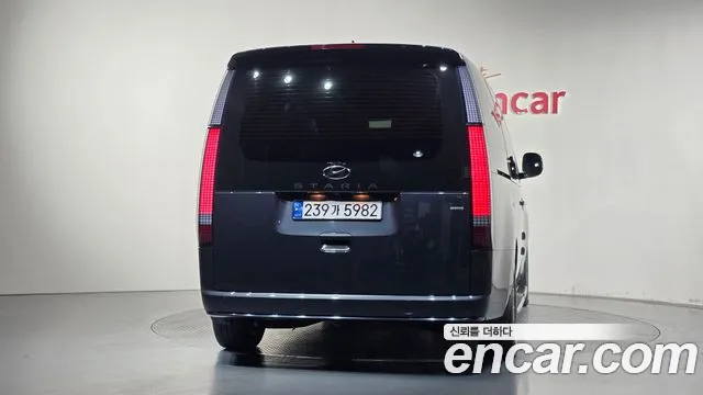 Hyundai Staria 2023 thumb 4