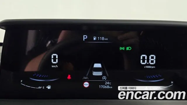 Hyundai Staria 2023 thumb 8