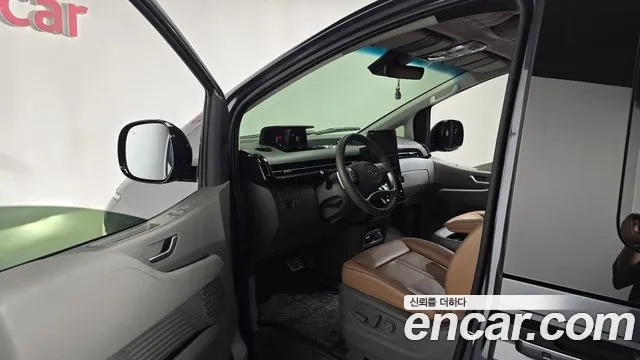 Hyundai Staria 2023 thumb 10