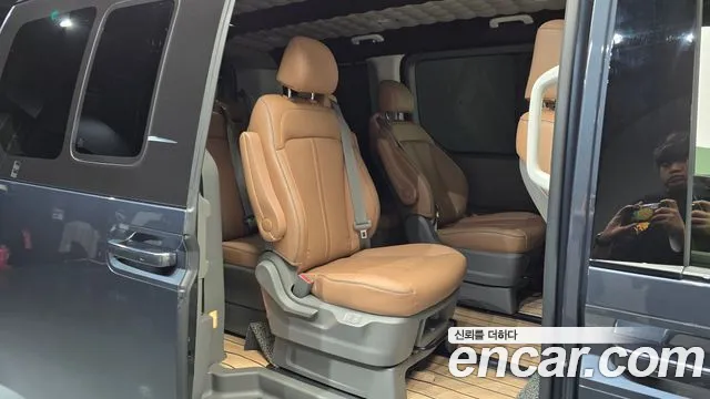 Hyundai Staria 2023 thumb 11