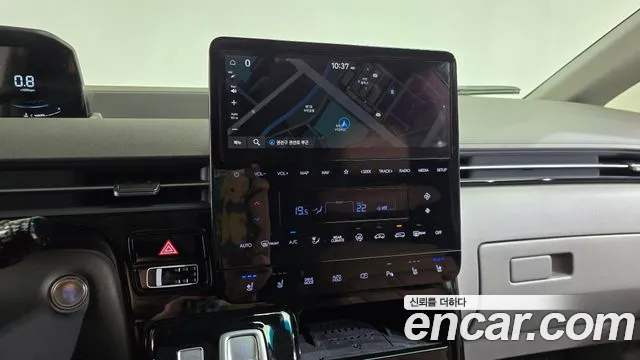 Hyundai Staria 2023 thumb 12