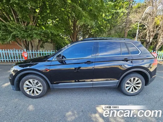 Volkswagen Tiguan 2018 thumb 4