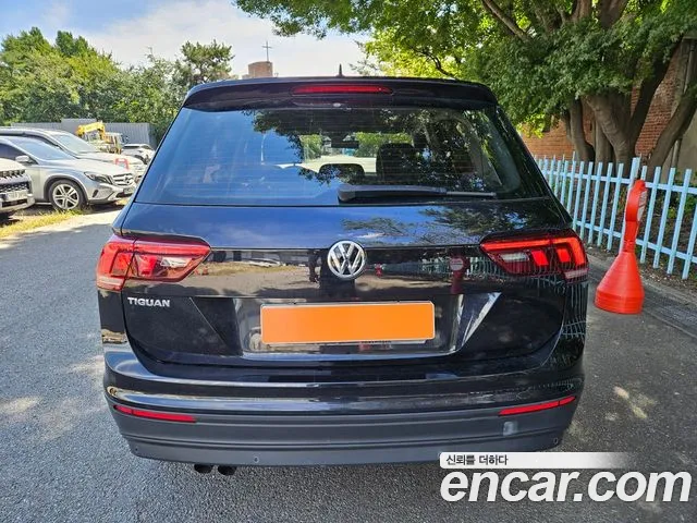 Volkswagen Tiguan 2018 thumb 6