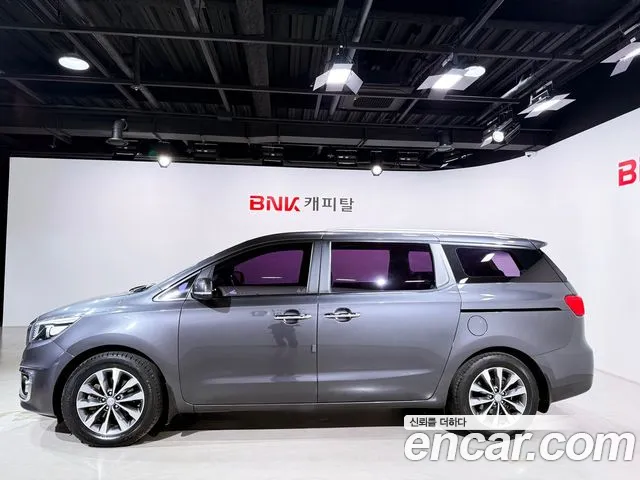 Kia Carnival 2015 thumb 3