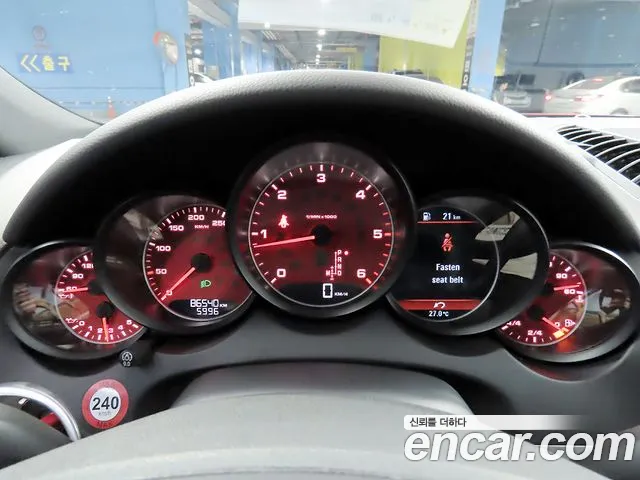 Porsche Cayenne 2014 thumb 9