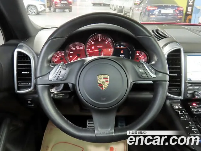 Porsche Cayenne 2014 thumb 10
