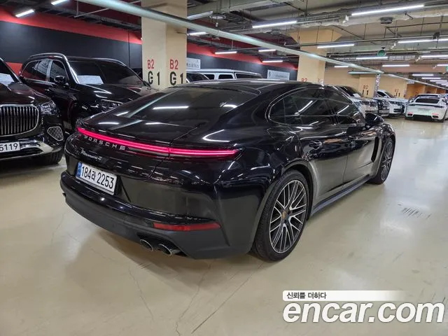 Porsche Panamera 2025 thumb 2