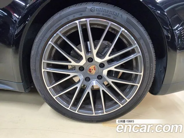 Porsche Panamera 2025 thumb 5