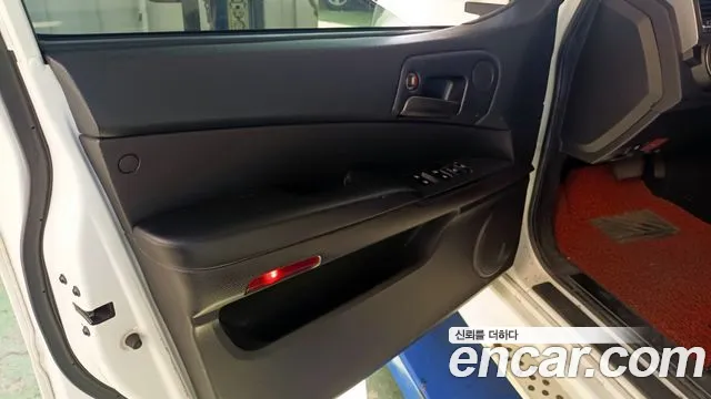 KG_Mobility_Ssangyong KORANDO 2016 thumb 10