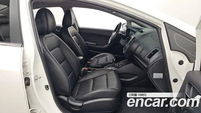 Kia K3 2015 thumb 10