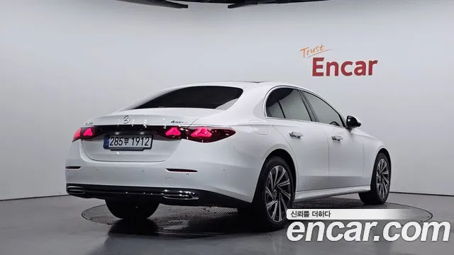 Mercedes-Benz E-Класс 2025 thumb 2