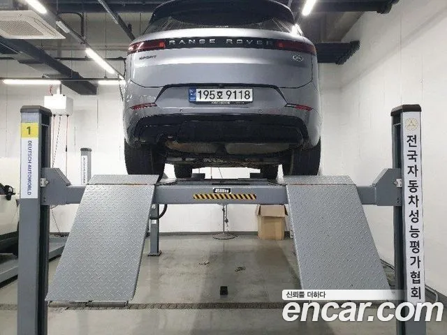 Land Rover Range Rover Sport 2023 thumb 2