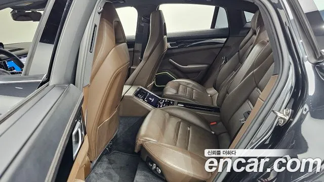 Porsche Panamera 2018 thumb 12