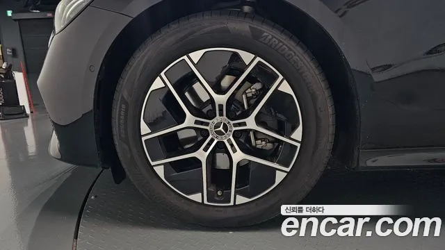 Mercedes-Benz E-Класс 2025 thumb 4