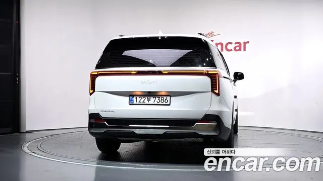 Kia Carnival 2024 thumb 4