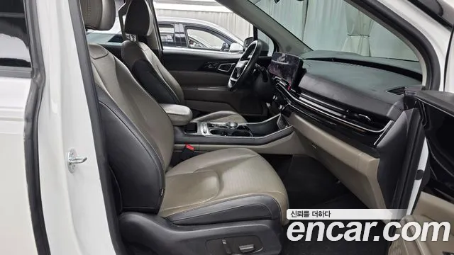 Kia Carnival 2024 thumb 11